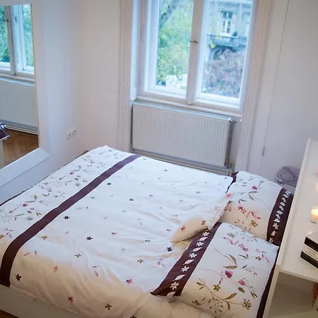 Jokai Ter Apartment *